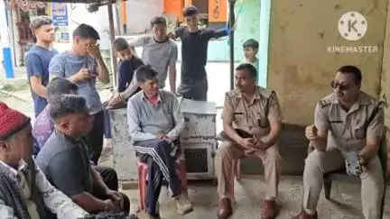 स्याल्दे: एसएसपी के निर्देश पर थानाध्यक्ष देघाट ने दूरस्थ चिंतोली नागचूलाखाल में लगाई चौपाल