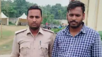 मरौना: मरौना थाना पुलिस ने 20 लीटर देसी शराब के साथ एक युवक को गिरफ्तार कर रविवार को जेल भेजा
