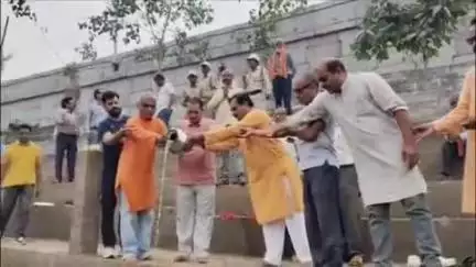 आमला: बेल नदी के उद्गम स्थल पर विभिन्न संगठनों द्वारा स्वच्छता अभियान चलाया गया