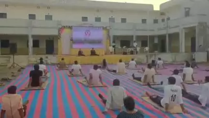 માલપુર: મેદસ્વિતા મૂક્ત ગુજરાત અને કાઉન્ટ યોગ પ્રોટોકોલ માટે માલપુરમાં યોગ શિબિર યોજાઈ.