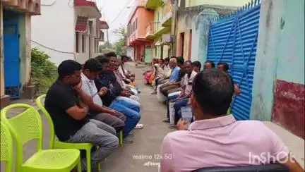 पालोजोरी: सहरजोरी में पूर्व कृषि मंत्री रणधीर कुमार सिंह ने लोगों की समस्याएं सुनीं
