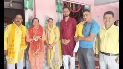 हरिपुर: एडीएम कांगड़ा शिल्पी बेक्टा ने सुप्रसिद्ध ऐतिहासिक नाग मंदिर करियाणा में नवाया शीश