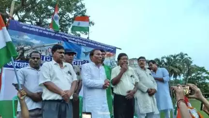 রামনগর ১: অপারেশন সিঁদুরে সেনাদের সম্মান জানাতে রামনগর দু'নম্বর ব্লক তৃণমূল কংগ্রেসের পক্ষ থেকে মিছিলের আয়োজন,উপস্থিত বিধায়ক
