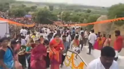 నసనకోటలో 5 రోజులుగా నిర్వహిస్తున్న దుర్గమ్మ అమ్మవారు ఉత్సవాలు ఘనంగా ముగిశాయి: వెంకటాపురంలో పరిటాల సునీత
