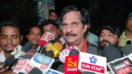ନିମାପଡା: ସହିଦ ସ୍ମୁତି ସଂସଦ ପକ୍ଷରୁ ନୁଆ ବସଷ୍ଟାଣ୍ଡ ଠାରୁ ଦୋଳବେଦୀ ପର୍ଯ୍ୟନ୍ତ ତ୍ରିରଙ୍ଗା ଶୋଭାଯାତ୍ରା ଅନୁଷ୍ଟିତ, ଯୋଗଦେଇ ପ୍ରତିକ୍ରିୟା ରଖିଲେ ରାଜ