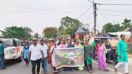 মানবাজার ২: সেনাবাহিনীকে শ্রদ্ধা জানিয়ে বোরোতে মিছিল করল তৃণমূল কংগ্রেস, উপস্থিত তৃণমূল কংগ্রেসের জেলা সভাপতি
