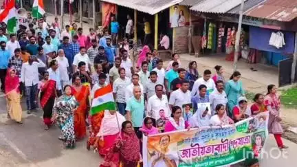 হরিরামপুর: "অপারেশন সিন্দুরে"-র সাফল্যে সেনাবাহিনীকে কুর্নিশ জানিয়ে হরিরামপুরে তৃণমূল কংগ্রেসের পদযাত্রা