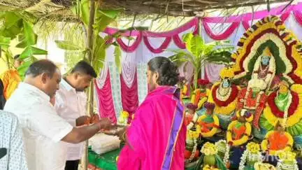 ಮುಳಬಾಗಿಲು: ವೀರಶೆಟ್ಟಿಹಳ್ಳಿ ಗ್ರಾಮದಲ್ಲಿ ಗಂಗಮ್ಮದೇವಿ ಪ್ರಾಣ ಪ್ರತಿಷ್ಠಾಪನೆ, ಶಿಖರ ಕಳಶ ಸ್ಥಾಪನೆ