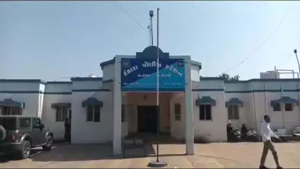 ટંકારા: ટંકારાની ખીજડીયા ચોકડી પાસેથી છરી સાથે એક ઈસમ ઝડપાયો