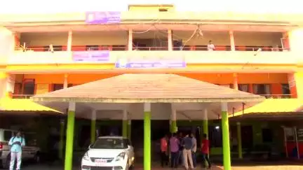 തൊടുപുഴ: കുവൈറ്റിൽ വിസ വാഗ്ദാനം ചെയ്ത് 9 പേരില്‍ നിന്ന് 15.50 ലക്ഷം രൂപ തട്ടിയ യുവാവിനെ തൊടുപുഴ പോലീസ് അറസ്റ്റ് ചെയ്തു