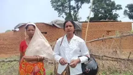 अल्बर्ट एक्का (जारी): जारी प्रखंड में तेज आंधी-तूफान से कई घरों का एस्बेस्टर उड़ा, प्रशासन से मुआवजे की मांग