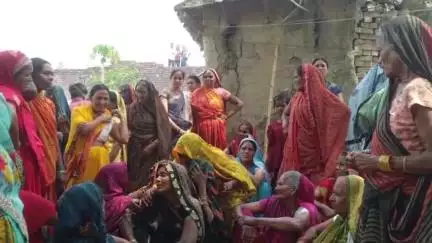 सेवराई: पखनपुरा गांव के सिवान से मिट्टी लाकर लौट रहा ट्रैक्टर अनियंत्रित होकर पलटा, चालक ट्रैक्टर से दबकर हुआ मौत