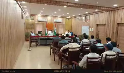 भीटी: दरवन और पुन्थर झील सहित जिले के सभी जल स्रोतों के संरक्षण कार्य की डीएम ने की समीक्षा, संबंधित को दिए आवश्यक निर्देश