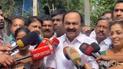 പറവൂർ: ED ഉദ്യോഗസ്ഥർ കൈക്കൂലി വാങ്ങിയെന്ന വെളിപ്പെടുത്തൽ, വേലി തന്നെ വിളവ് തിന്നുന്നതായി പ്രതിപക്ഷ നേതാവ് പറവൂരിൽ പറഞ്ഞു