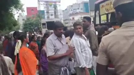 மயிலாப்பூர்: நடிகர் சத்யராஜின் உறவினர் விவசாய நிலங்களை ஆக்கிரமித்துள்ளதாக, முதல்வர் வீட்டை முற்றுகையிட முயன்ற விவசாயிகள் கைது