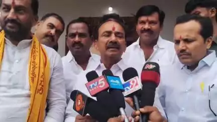 గజ్వేల్: వర్గల్‌లో శ్రీ వేణుగోపాలస్వామి వార్షిక బ్రహ్మోత్సవాల్లో స్వామిని దర్శించుకున్న MP లు రఘునందన్ రావు, ఈటెల రాజేందర్