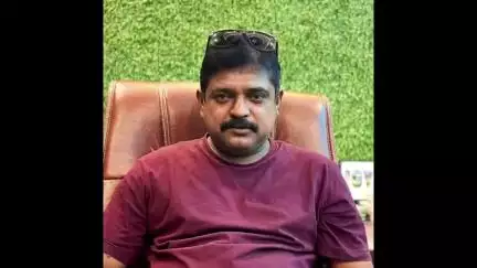 করিমপুর ২: নিরাপত্তারক্ষীকে লক্ষ্য করে গুলি চালানোর অভিযোগে থানারপাড়া থেকে গ্রেপ্তার করিমপুর 2 পঞ্চায়েত সমিতির সহ সভাপতি
