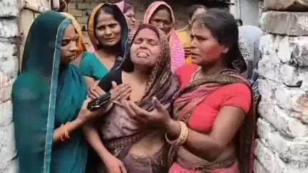 रीगा: रीगा में ज़मीन विवाद में युवक की रस्सी से गला दबाकर हत्या, शव मिलने से घर में कोहराम