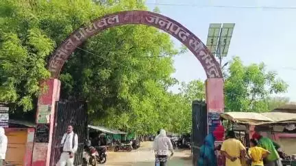 सर्वे लेखपाल व कानगो द्वारा खतौनी बनाने को लेकर रिश्वत लेने पर भढ़के काश्तकार जांच का किए मांग