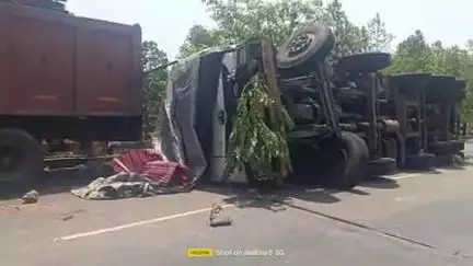 पालकोट।सोमरा। राउरकेला से सिम गोरखपुर की ओर मालगाड़ी जा रही थी गाय को बचाने के रूप में चालक का संतुलितखराब हो जाने के का
