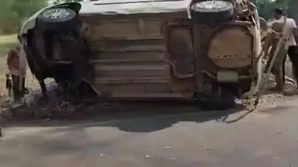 रॉबर्ट्सगंज घोरावल मार्ग पर कार और मोटरसाइकिल में हुई जोरदार टक्कर