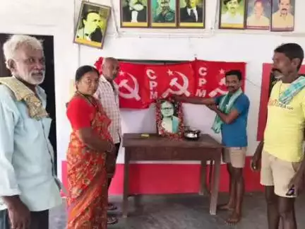అశ్వాపురం: సిఐటియు కార్యంలో కామ్రేడ్ పుచ్చలపల్లి సుందరయ్య వర్ధంతిని ఘనంగా నిర్వహించారు