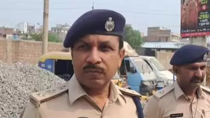 आज सुबह बेउर थाना अंतर्गत बाईपास से लगे तेज़ प्रताप नगर में संजय नामक व्यक्ति की बाइक सवार अपराधियों ने गोली मारकर घायल