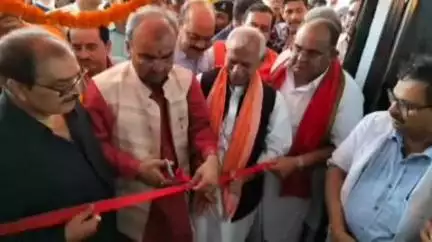 लहलादपुर: स्वास्थ्य मंत्री मंगल पांडे ने लहलादपुर में नवनिर्मित सीएचसी का उद्घाटन किया