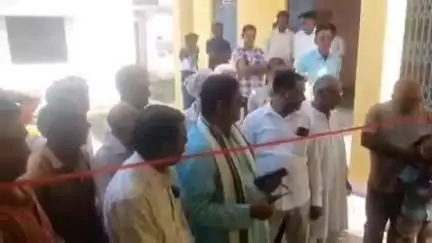 सीमलवाड़ा: भाजपा मंडल के पूर्व अध्यक्ष ने राजकीय पशु चिकित्सा उप केंद्र झलाप का फीता काटकर किया उद्घाटन
