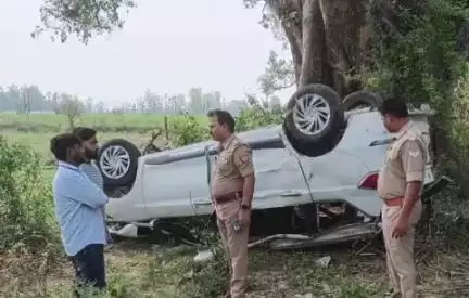 पयागपुर: खुटेहना के पास कार पलटने से 7 लोग हुए घायल, एक की इलाज के दौरान हुई मौत
