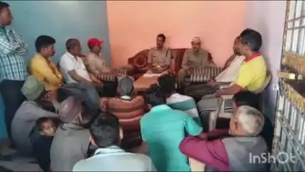 डुंडा: धरासू पुलिस ने बनचौरा, ब्रह्मखाल, चिलोट, धारकोट व बड़ेथ में चौपाल लगाकर ग्रामीणों को जागरूक किया