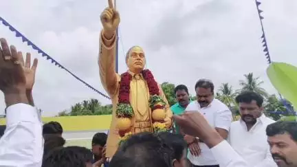 ಪಾವಗಡ: ಪೆಂಡ್ಲಿಜೀವಿಯಲ್ಲಿ ಡಾ. ಬಿ.ಆರ್. ಅಂಬೇಡ್ಕರ್ ಪ್ರತಿಮೆ ಅನಾವರಣಗೊಳಿಸಿದ ಶಾಸಕ ಎಚ್ ವಿ ವೆಂಕಟೇಶ್