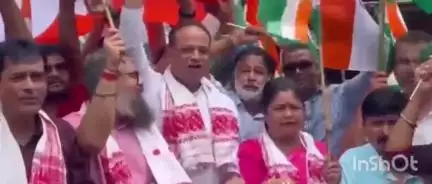 পলাশবাৰী: মিৰ্জাত বিজেপিৰ 'তিৰংগা যাত্ৰা', অংশগ্ৰহণ বিধায়ক হেমাংগ ঠাকুৰীয়া, সাংসদ বিজুলী কলিতা মেধিৰ #OperationSindoor