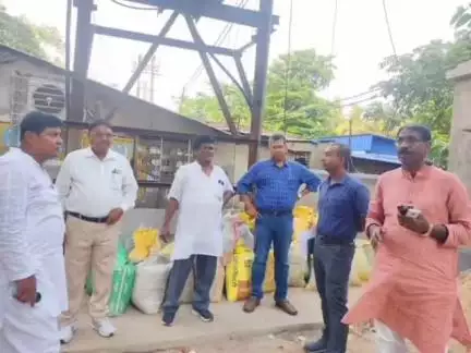 উলুবেড়িয়া ১: উলুবেড়িয়ার 22 নম্বর ওয়ার্ডে কমিউনিটি টয়লেট এবং আদালত চত্বরে পার্কিং জোনের কাজ খতিয়ে দেখলেন পৌরপ্রধান ও উপপৌরপ্রধান