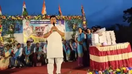 ডোমজুড়: মাকড়দহ ২ নম্বর অঞ্চল তৃণমূল কংগ্রেসের উদ্যোগে মাধ্যমিক উচ্চ মাধ্যমিক ছাত্রছাত্রীদের সংবর্ধনা অনুষ্ঠান উপস্থিত বিধায়ক