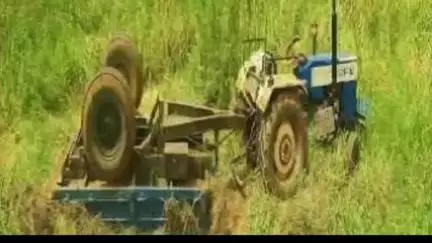 మోటకొండూరు: ముత్తిరెడ్డిగూడెం  - కాటేపల్లి మధ్య ట్రాక్టర్ బోల్తా పడి  మహిళ మృతి