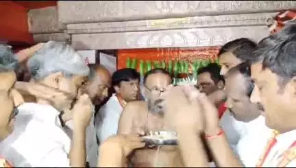 కొడిమ్యాల: పెద్ద జయంతిని సందర్భంగా కొండగట్టు అంజన్న దర్శించుకున్న మాజీ ఎంపీ ప్లానింగ్ బోర్డ్ వైస్ చైర్మన్ బోయిన్పల్లి వినోద్ కుమార్