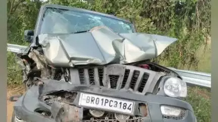मोदनगंज: मेटरा के समीप हाइवा ने स्कॉर्पियो को मारी टक्कर, दो लोग घायल