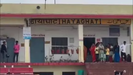 हायाघाट: हायाघाट स्टेशन के पास बन रही सड़क के कारण लोगों की बढ़ी परेशानी, हर दिन गिरकर लोग हो रहे घायल; संवेदक लापरवाह #jansamasya