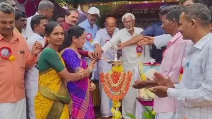 ಹಿರಿಯೂರು: ತಾಲ್ಲೂಕಿನ ವಿ.ವಿ.ಪುರ ಪ್ರೌಢಶಾಲೆಯಲ್ಲಿ ಗುರುವಂದನ ಹಾಗು ಸ್ನೇಹ ಸಮ್ಮಿಲನ ಕಾರ್ಯಕ್ರಮ