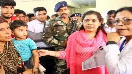 जरीडीह: जरीडीह प्रखंड मुख्यालय में जनता दरबार, उपायुक्त ने आमजनों की समस्याओं के त्वरित समाधान की बात कही