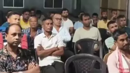 পশ্চিম নলবাৰী: বাটসৰত বৰক্ষেত্ৰী পশ্চিম নলবাৰী জিলা পৰিষদৰ কংগ্ৰেছ দলৰ নৱ নিৰ্বাচিত সদস্য আব্দুল কাদিৰক সম্বধৰ্ণা