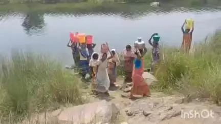 ছাতনা: গুনিয়াদা গ্রামবাসীদের দাবি জল পানের জন্য নদীর জল ব্যবহার করছেন; পঞ্চায়েত সমিতি সভাপতির দাবি ওরা নাটক করছে #jansamasya