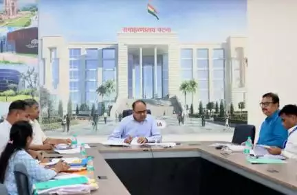 ज़िलाधिकारी, पटना की अध्यक्षता में जन-वितरण प्रणाली अंतर्गत अनुकंपा मामलों पर विचार हेतु जिला-स्तरीय चयन समिति की बैठक हुई। जन-वितरण प्रणाली विक्रेता की मृत्यु के पश्चात अनुकम्पा हेतु 2 मामलों को स्वीकृति दी गई।