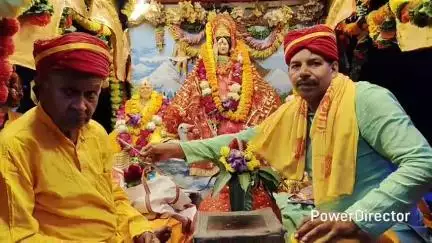 सोनारायठाढ़ी: शांतिकुंज हरिद्वार से निकली ज्योति कलश रथ यात्रा सोमवार को बिशनपुर दुर्गा मंदिर पहुंची, लोगों ने किया स्वागत