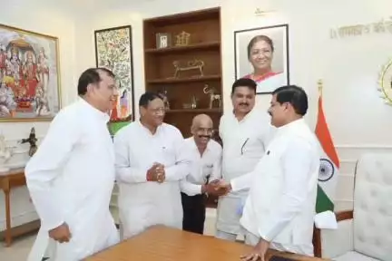 हाटपिपल्या: भोपाल में हाटपिपल्या विधायक मनोज चौधरी ने सीएम डॉ. मोहन यादव से भेंट की, विकास कार्यों के भूमिपूजन का दिया निमंत्रण