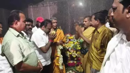 ಪಾವಗಡ: ರಾಯಚರ್ಲು ಗ್ರಾಮದ ಬೀರಲಿಂಗೇಶ್ವರ ದೇವಸ್ಥಾನದ ಪ್ರತಿಷ್ಠಪನಾ ಮಹೋತ್ಸವದಲ್ಲಿ ಭಾಗಿಯಾದ ಶಾಸಕ ಎಚ್ ವಿ ವೆಂಕಟೇಶ್