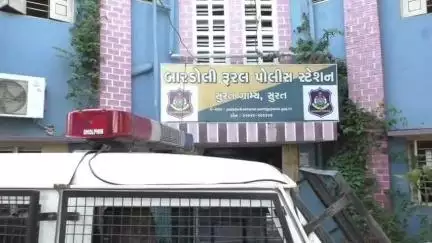 બારડોલી: ચોરાસી: ખરવાસા ગામે ઘર આંગણેથી બેટરી અને મોટર મળી ₹.15 હજારની ચોરી ની ફરિયાદ બારડોલી રૂરલ પોલીસ મથકે નોંધાઈ