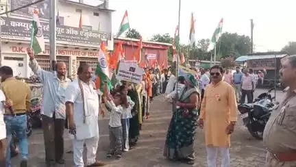 नौरोजाबाद: नगर नौरोजाबाद में सैनिकों के सम्मान में निकाली गई तिरंगा यात्रा