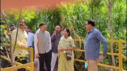 कनाड़िया: CM डॉ. मोहन यादव के आगमन से पहले महापौर पुष्यमित्र भार्गव ने प्राणी संग्रहालय का किया निरीक्षण
